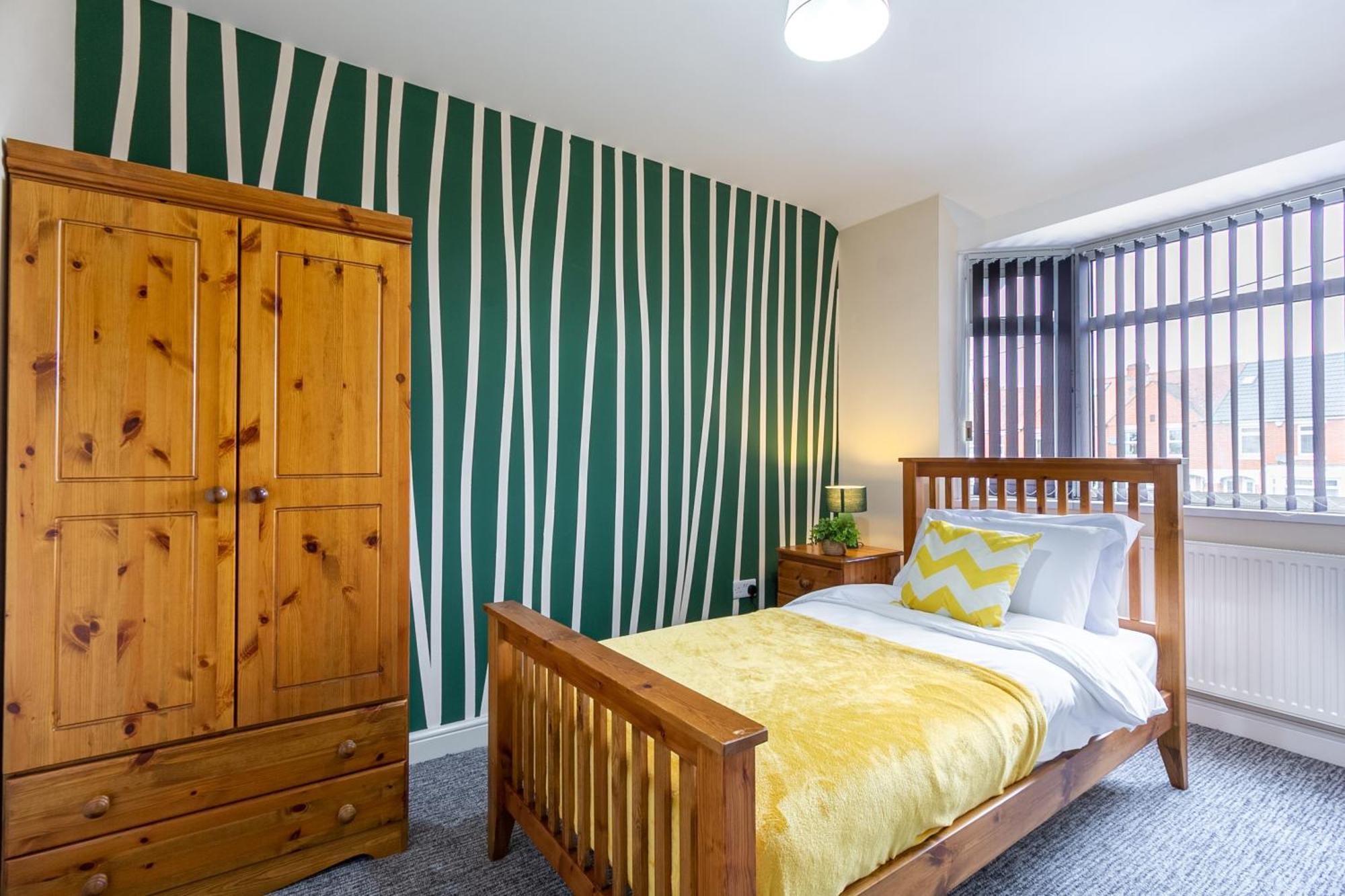 Apartamento Bathway House - Free Secured Parking And Wifi Coventry Exterior foto