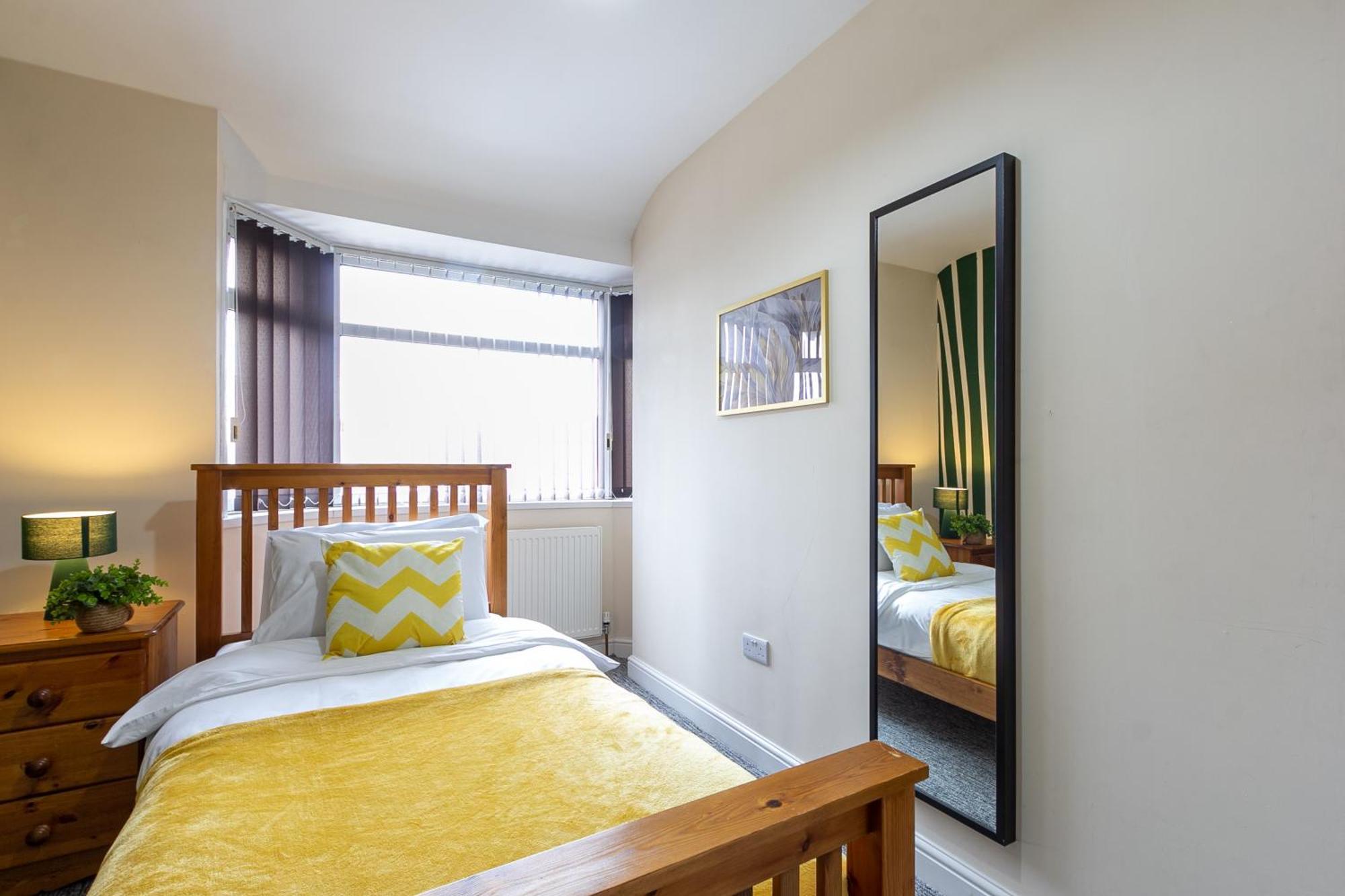 Apartamento Bathway House - Free Secured Parking And Wifi Coventry Exterior foto
