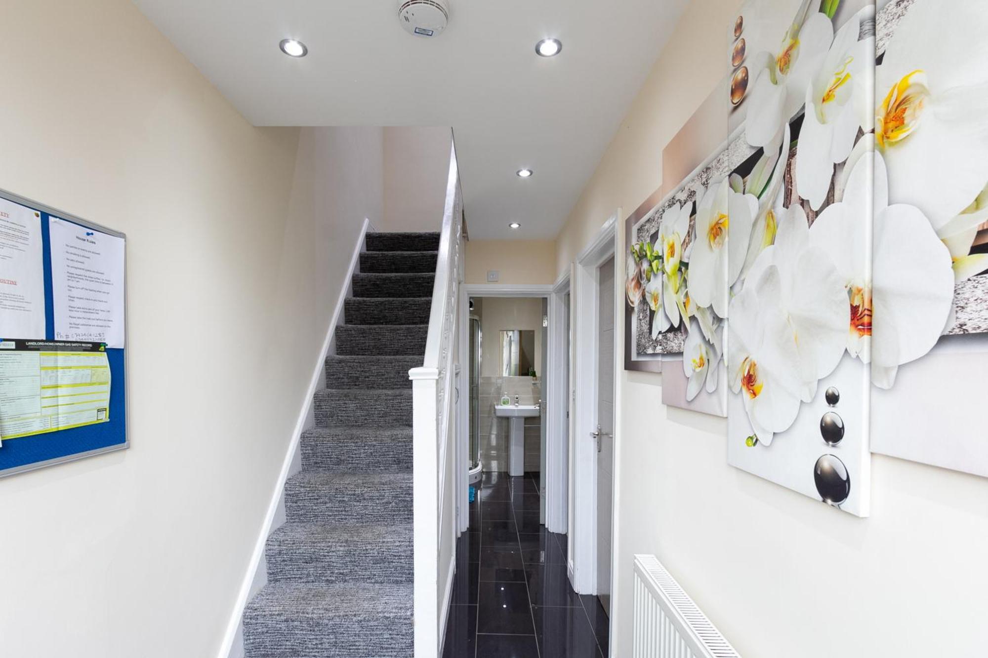 Apartamento Bathway House - Free Secured Parking And Wifi Coventry Exterior foto