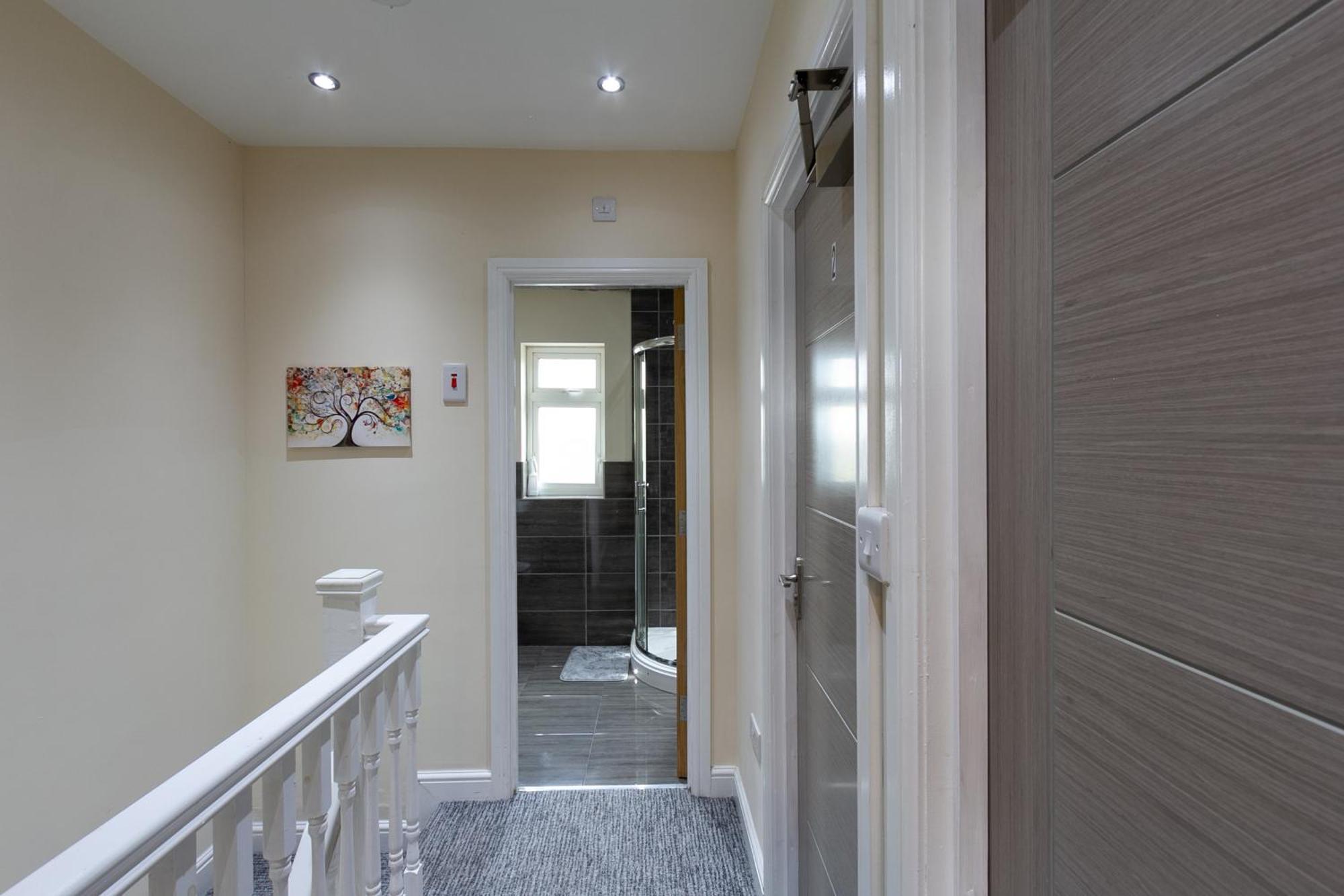 Apartamento Bathway House - Free Secured Parking And Wifi Coventry Exterior foto